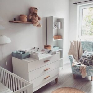 Kumode ar trim atvilktnēm Lounge Baby VOX balta