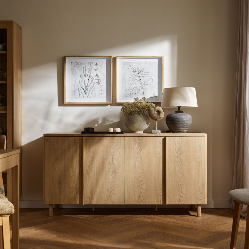 Bufete ar atvilktnēm un apgaismojumu Well